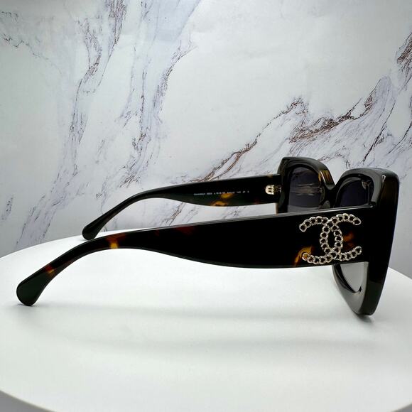 New CHANEL Sunglasses - Picture 6 of 16